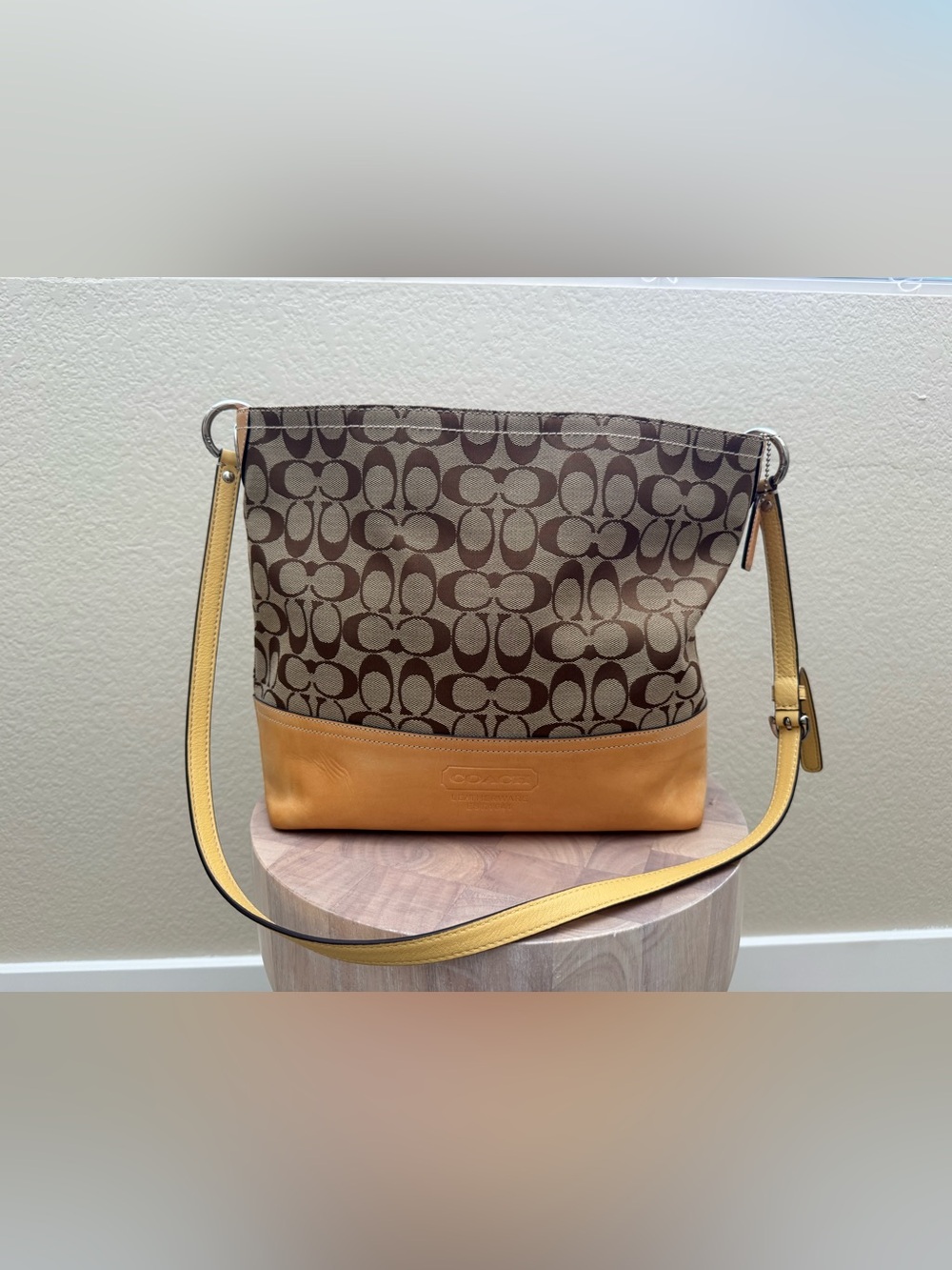 Vintage Coach Handbag- Tan leather / Monogram